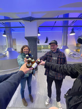 Lade das Bild in den Galerie-Viewer, Hoppebräu X Weihenstephaner Wet Hop Pils